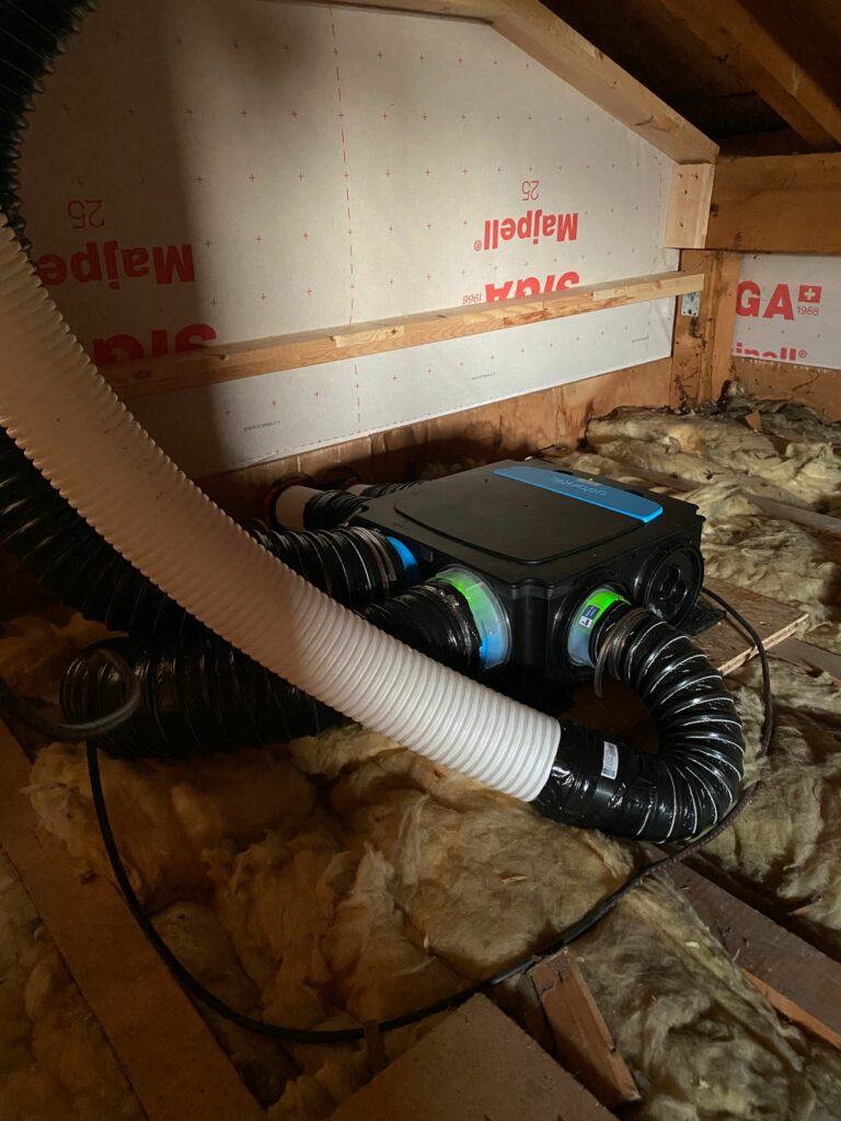 VMC simple flux Atlantic installée dans les combles à Bons-en-Chablais par MB-Ventilation.